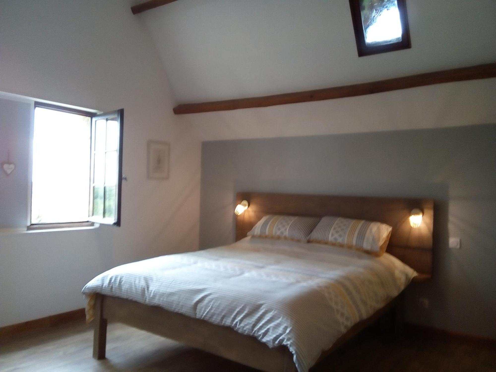 Au Soleil Couchant Saint-Julien-de-Lampon Kamer foto